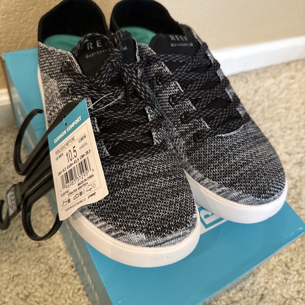 NWT! Reef Swellsole Neptune Sneakers Mens 10.5 Gray Slip On Lightweight CJ6016
